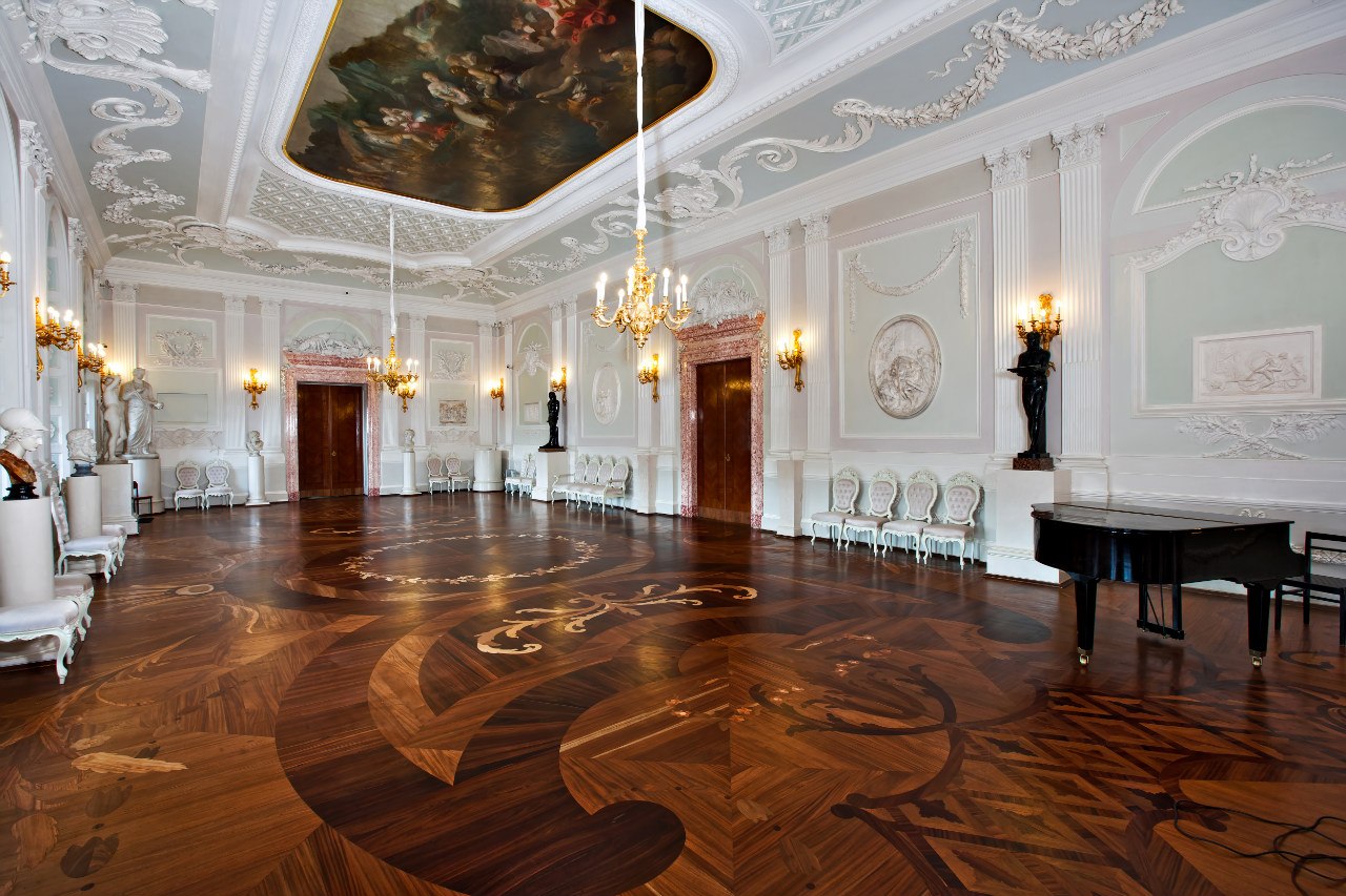 Кейтеринг, фуршет, банкет в Гатчинском дворце, белый зал фото